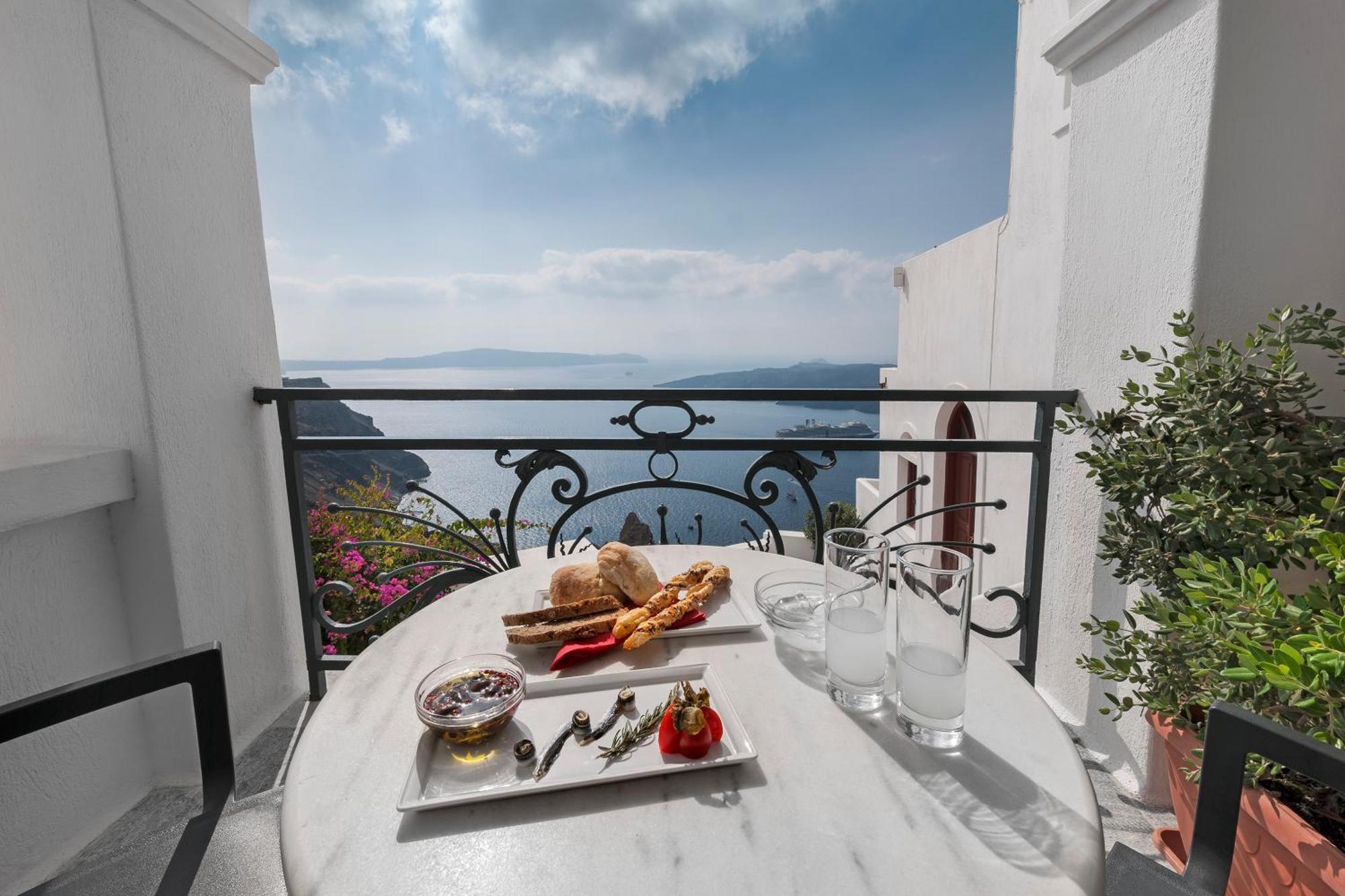 Aigialos Luxury Traditional Settlement Hotel Fira  Exterior photo